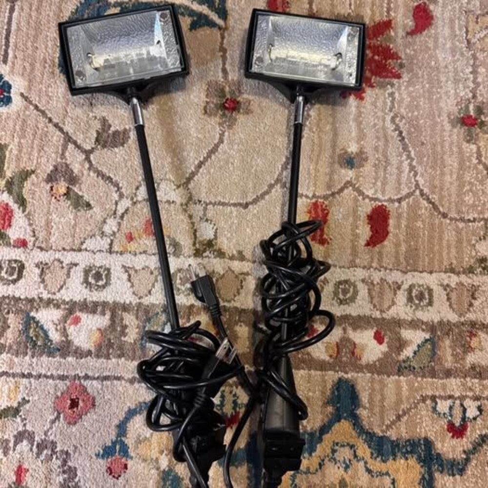 Two Black Lumina 200 Halogen Display Light in Padded pair
